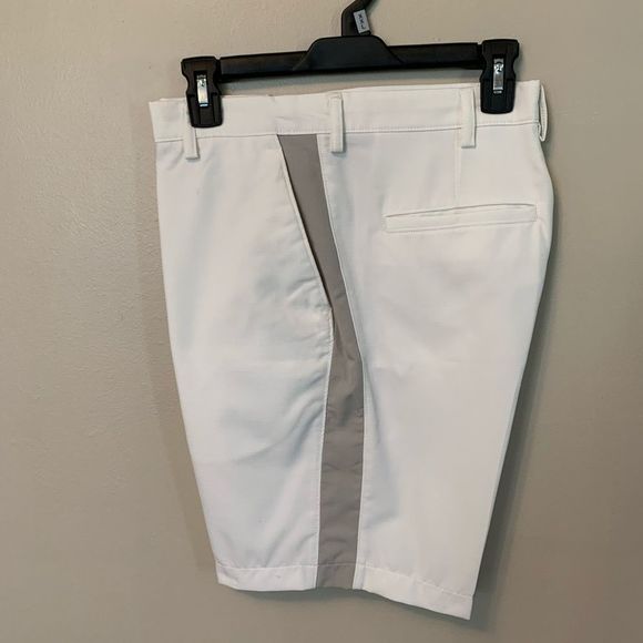 4 for 25% Off - Haggar Men’s White and Gray Golf Shorts 32 - Picture 3 of 4